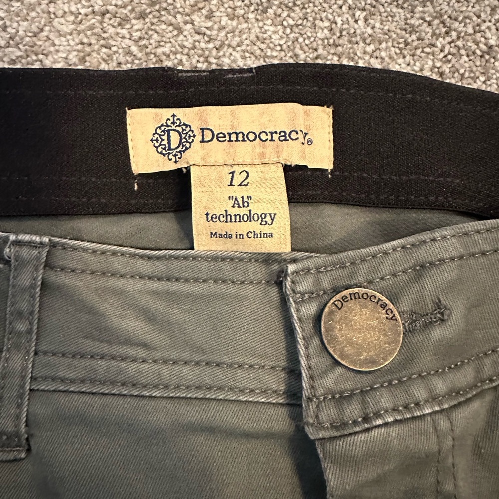 Democracy Sage Green cropped Cargo Pants  Size 12 - Picture 2 of 10